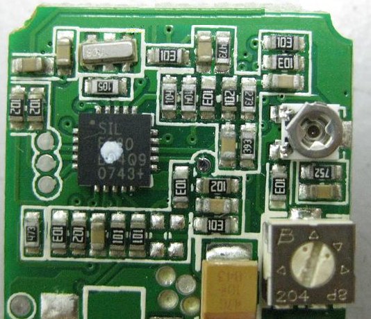 PCBA加工IC元件主要分為DIP及SMD兩大類，DIP 插件的IC，SMD (Surface Mount Device) 表面貼裝元件。